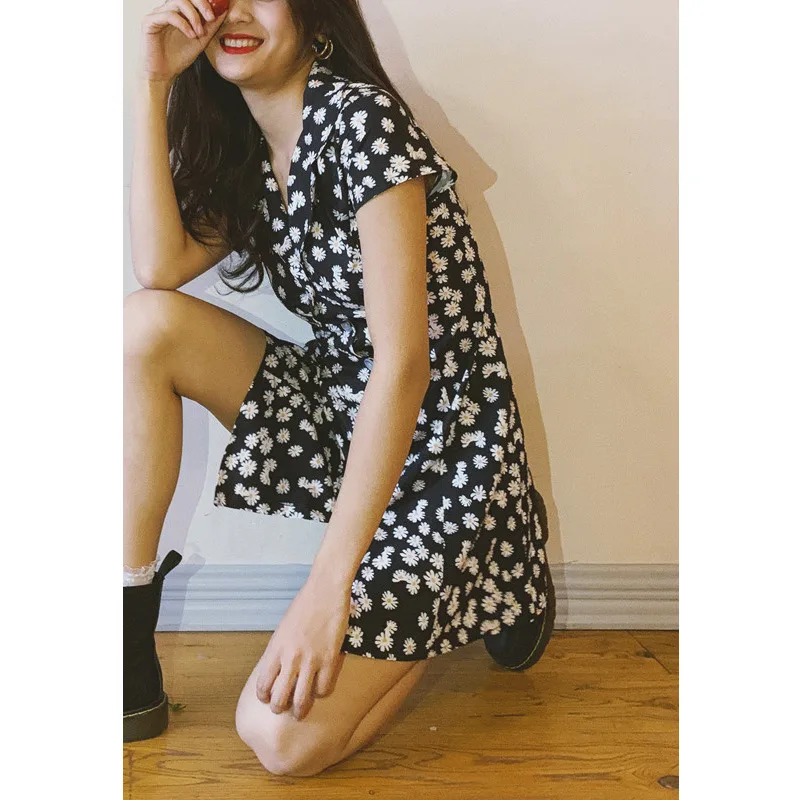 

2020 summer new ladies boho style dress elegant buttons boho style ladies kawaii flower dress sexy retro boho style dress