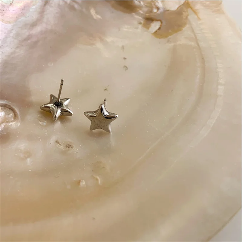 

Simple Earrings, Beautiful, Compact, Three-dimensional Five-star Earrings, Light Luxury, Small and Fresh Temperament, Cold Wind,