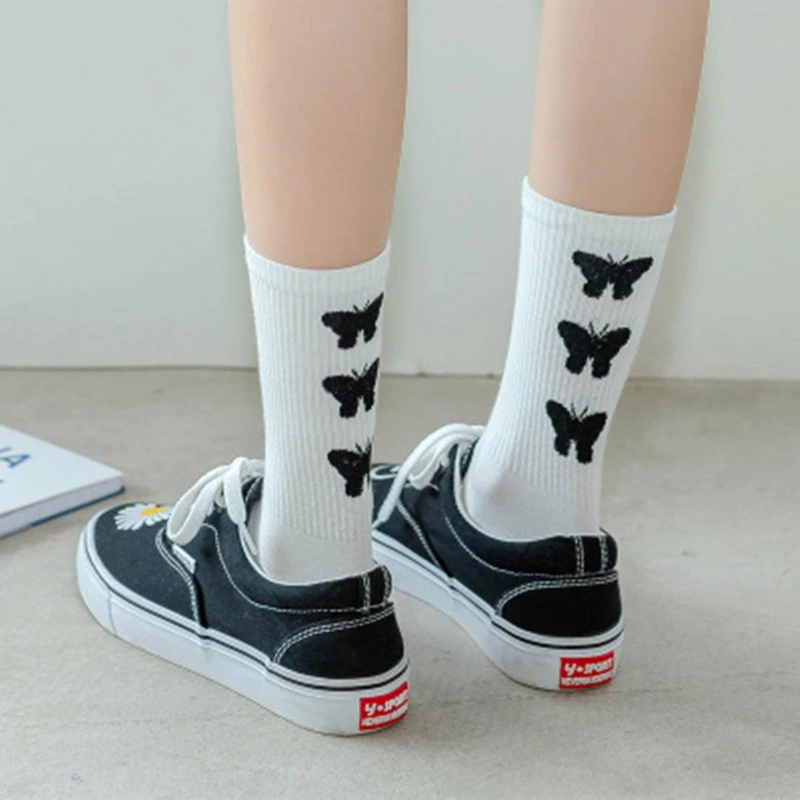 

2020 Trend Butterfly Socks White Women Streetwear Harajuku Women Crew Cotton Socks Size 35-42 Japanese Hip-hop Skateboard Socks