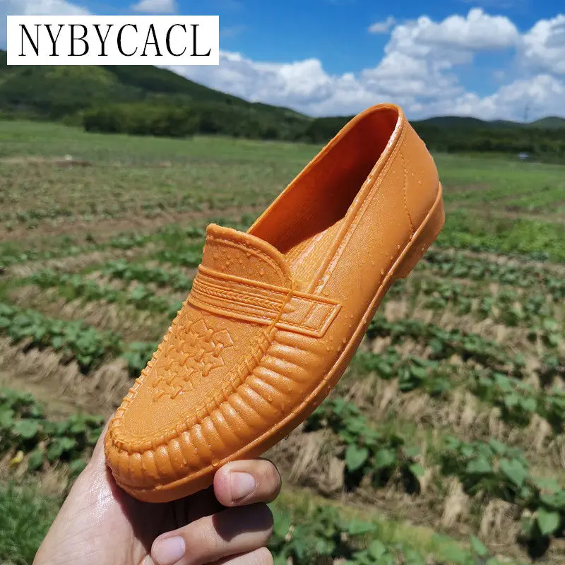 Kısa güneşli yağmur ayakkabıları kadın şantiye kalınlaşmış PVC ilkbahar ve sonbahar yağmur çizmeleri Antiskid iş su ayakkabısı 36-40