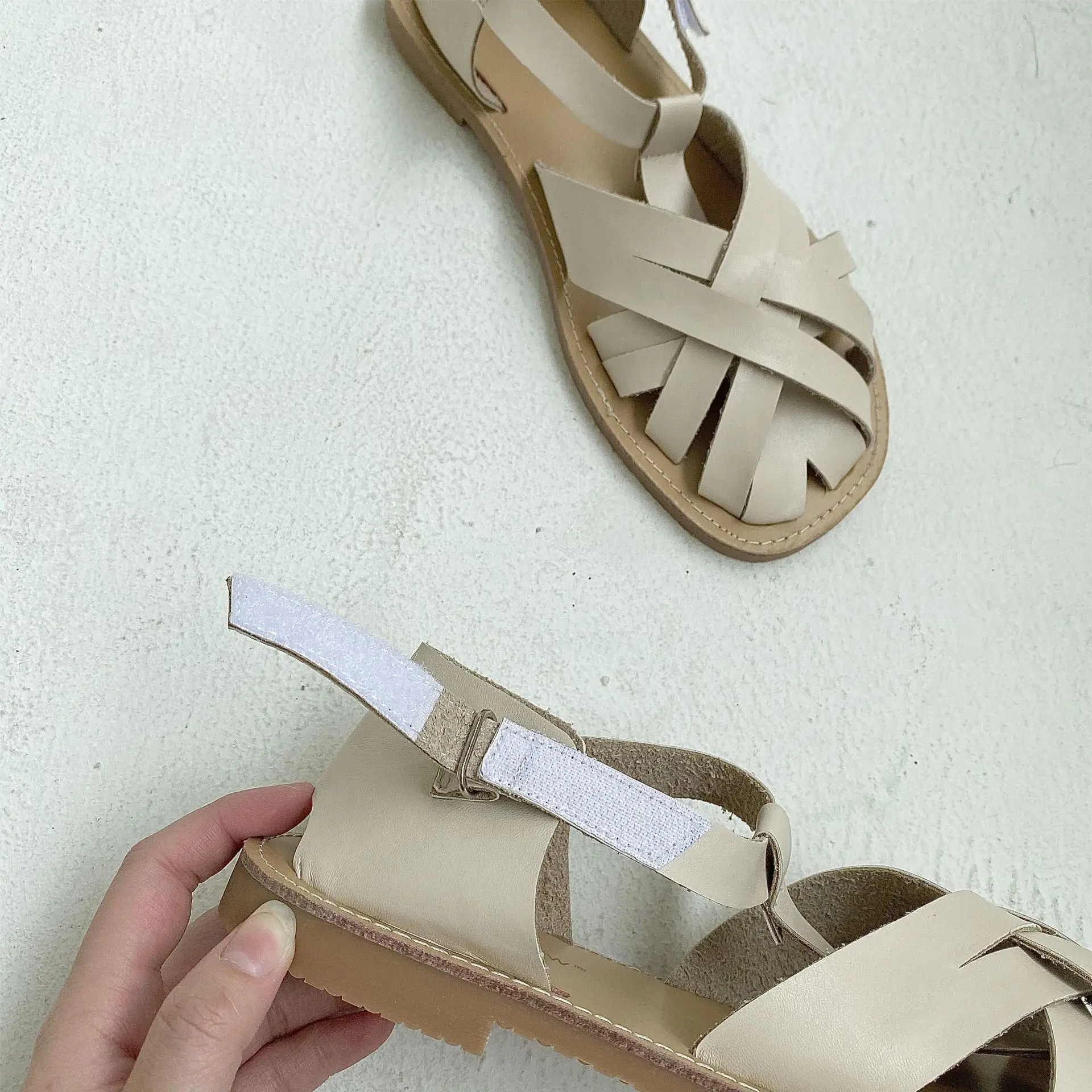 Женские сандалии Дышащие универсальные босоножки с закрытым носком и ремешком