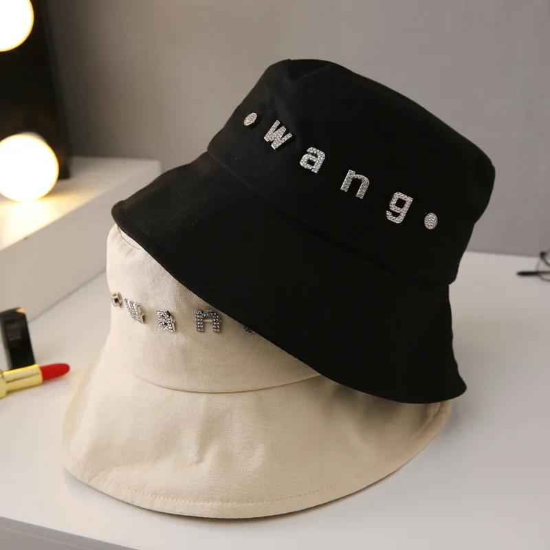 

2021 New Luxury Casual man Hat Versatile Sunshade Fashion Large Brim Diamond Sunsn Basin Adable Hat Women A2