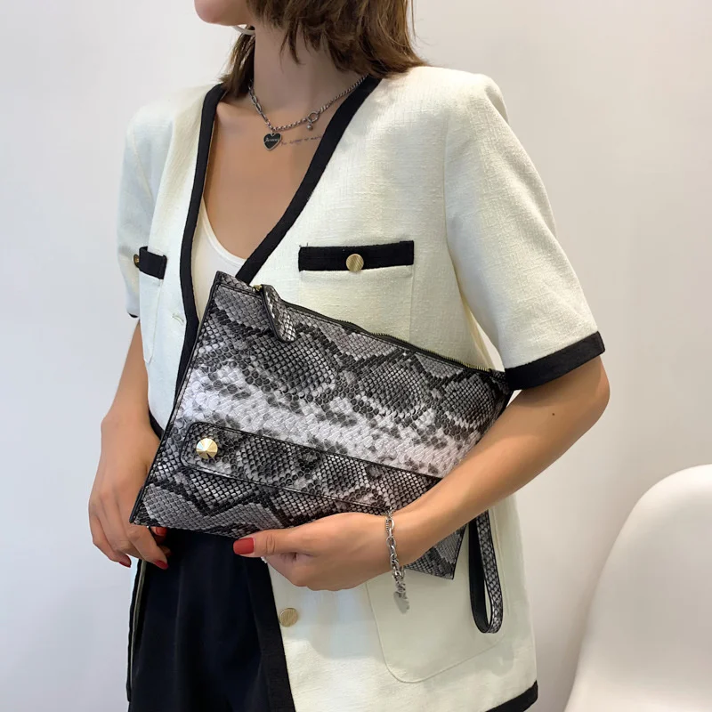 

New Snake Pattern Women's Handbag Summer Simple Foreign Style Personalized Long Wallet Fashion Solid Color Bag