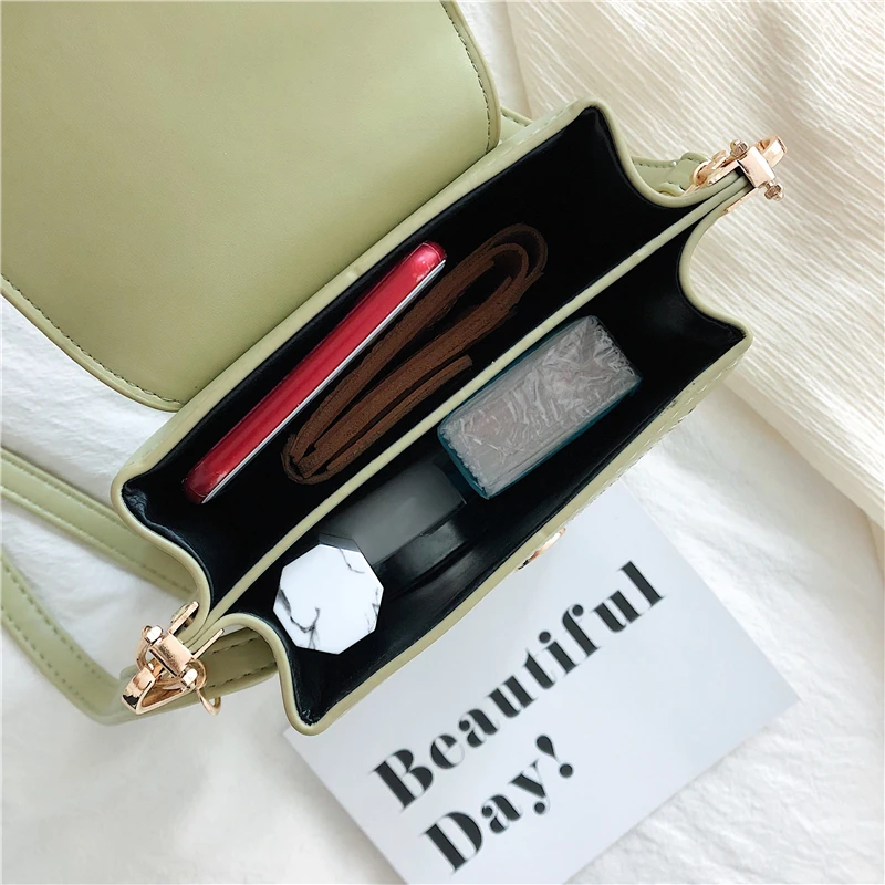 

Unique Design Studded Wide Strap Mini Crossbody Bags For Women High Quality Fashion Vertical PU Leather Shoulder Bag 2021 Summer