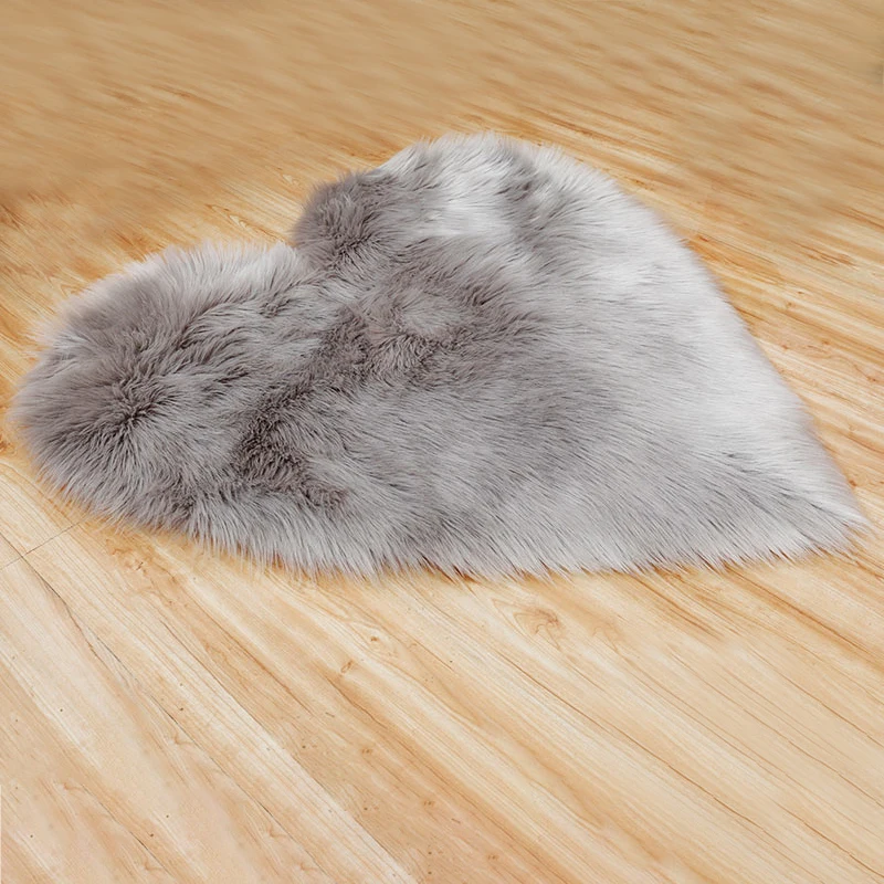 Длинные волосатые ковер синего белого розового цвета лохматый в форме сердца