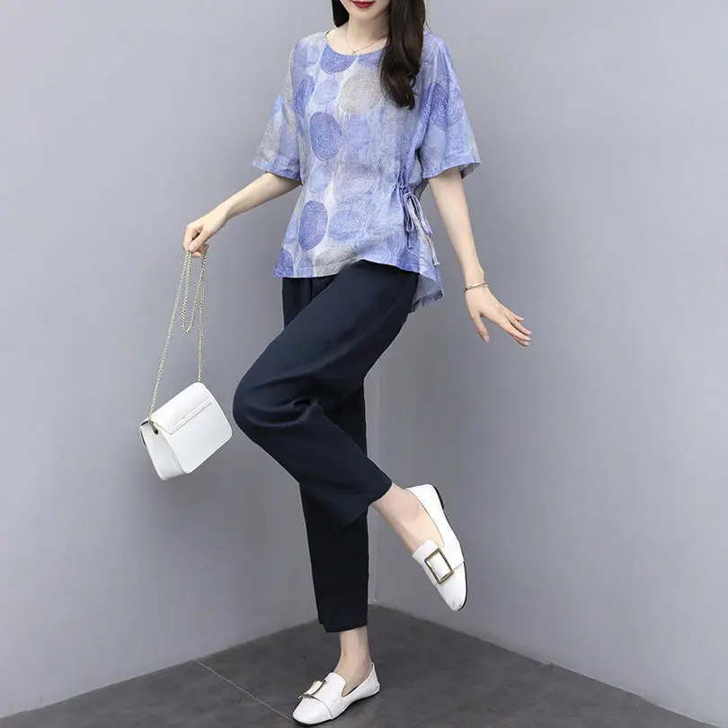 Комплект из двух предметов свободного кроя повседневный топ и брюки футболка с