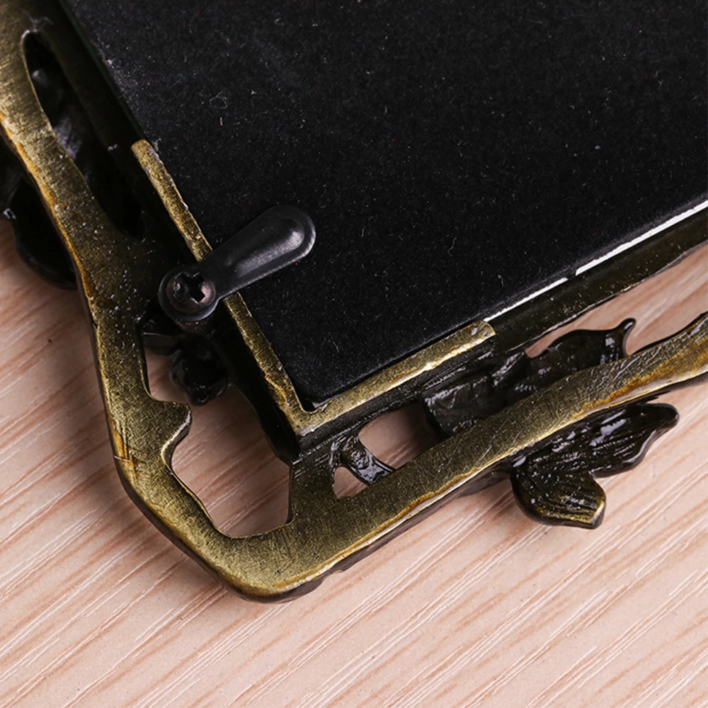 

1PC Photo Frame Retro 6 Inch Photo Frame Is Suitable for Placing In The Study or Living Room or As A Gift for Friends