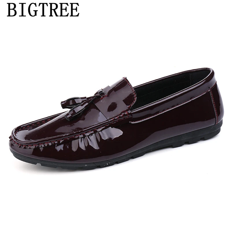 Лоферы мужские кожаные с бахромой повседневная дизайнерская обувь черные белые |