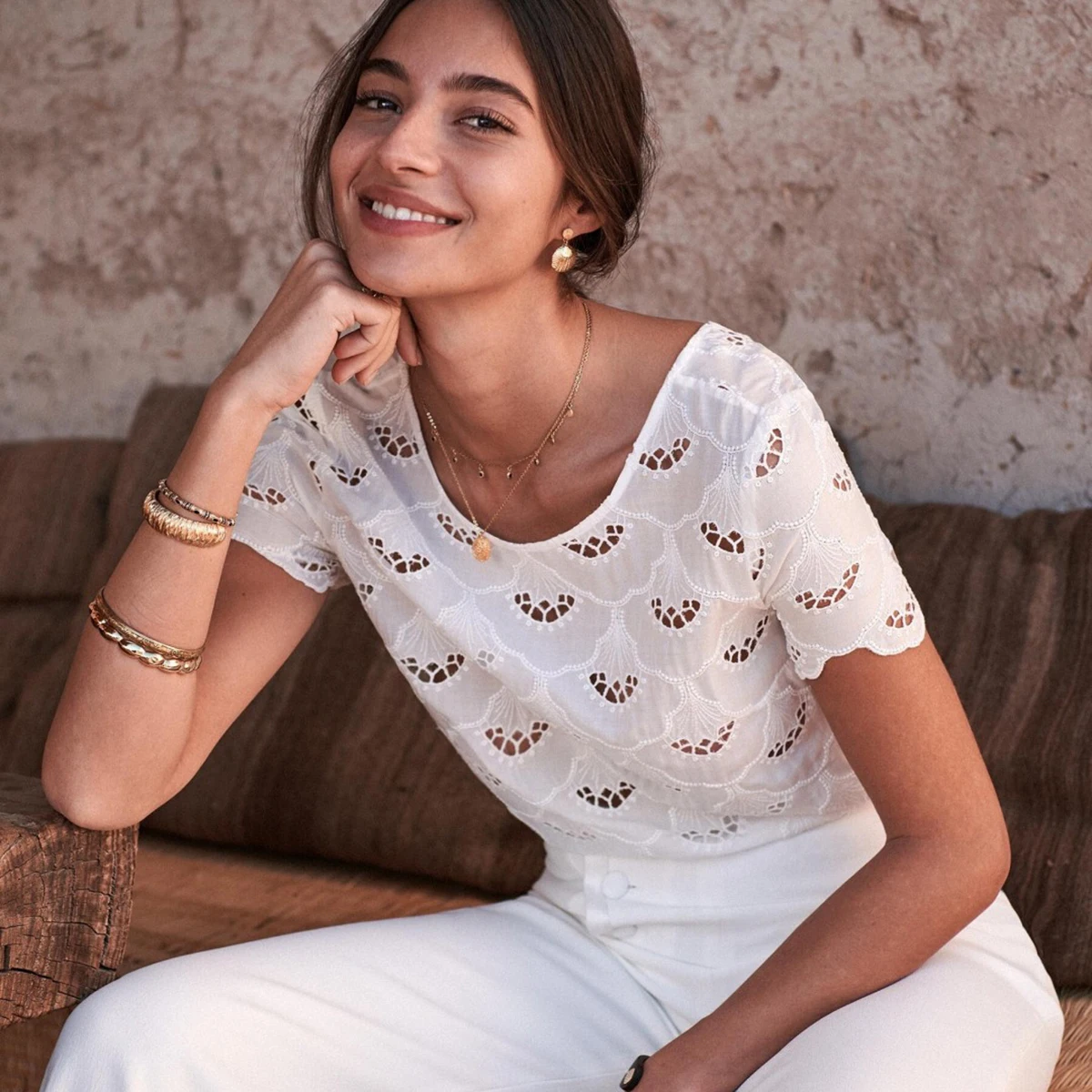 

SALEQI комплект из футболки с короткими рукавами и вышивкой Топ для женщин глубокий v-образный вырез на спине складки блузка рубашка открытые л...