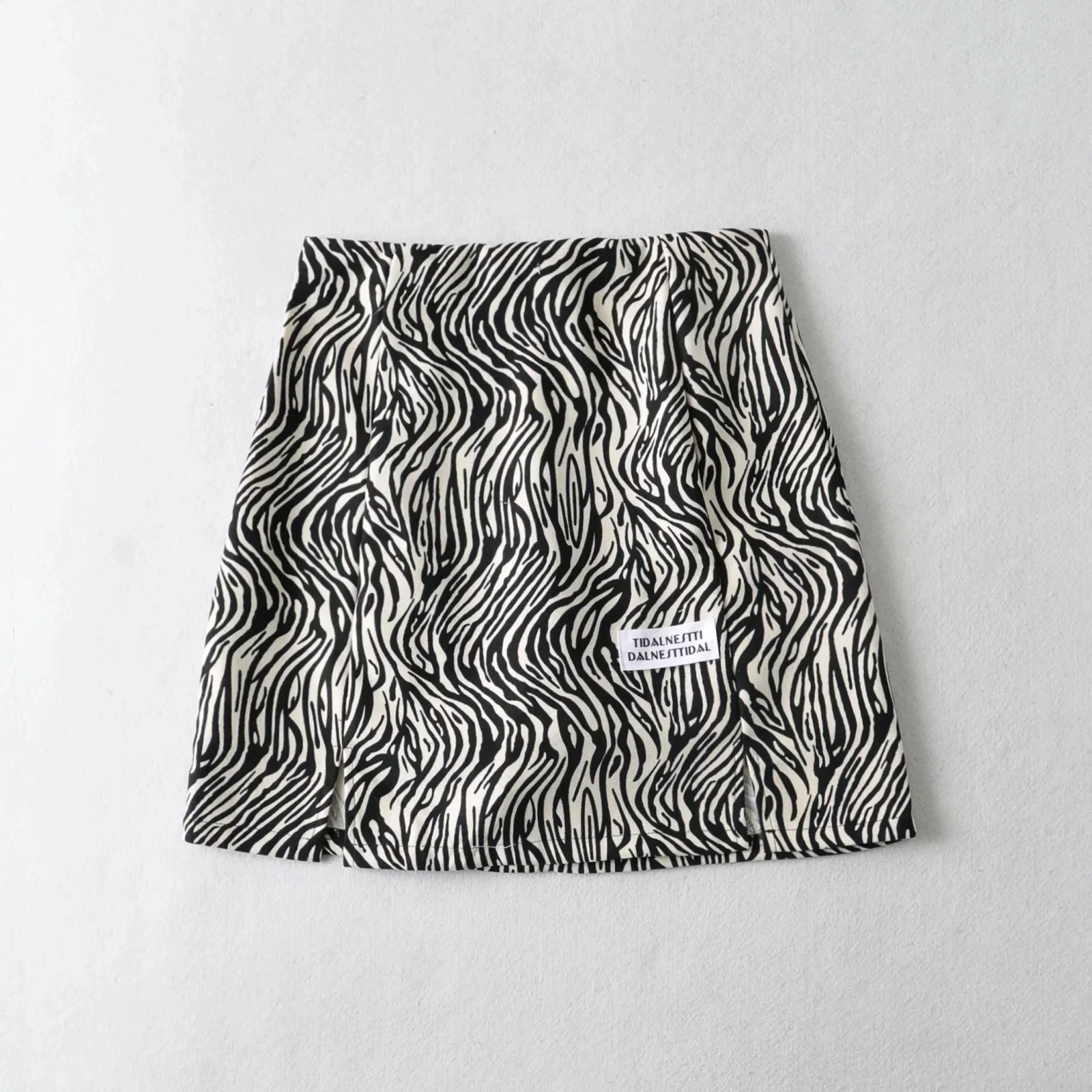 

WOMENGAGA Stylish Zebra Stripes High Waist Split Mini Skirt Korean Labeling All-match Package Hip Short Skirts Women Lc3c