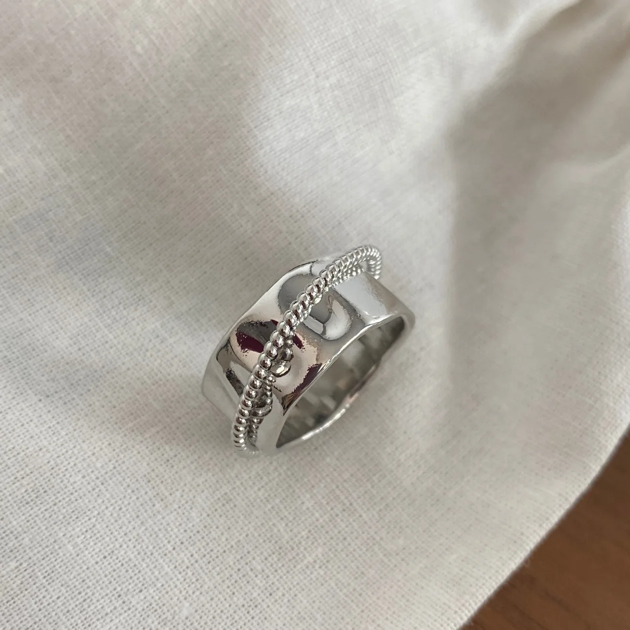 

Уникальный Дизайн Кольцо женское нишевое дизайнерское светильник кое роскошное модное кольцо с высоким чувствительным дизайном