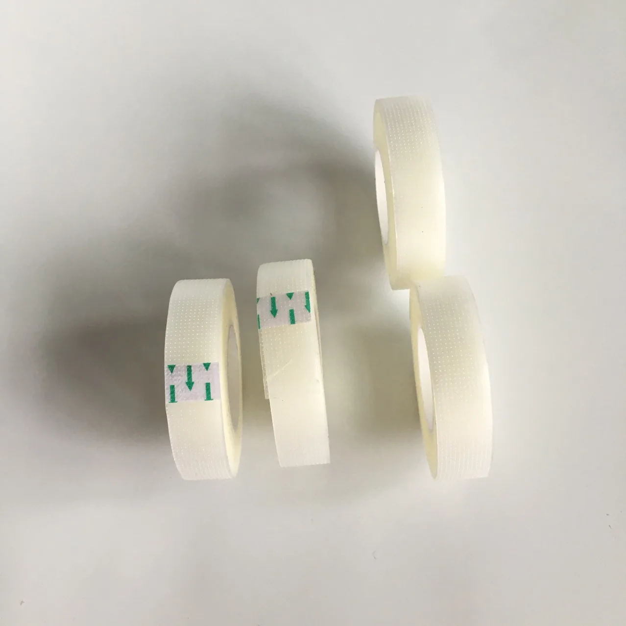 Оптовая продажа белая шелковая бумага под патчи для наращивания ресниц дышащая