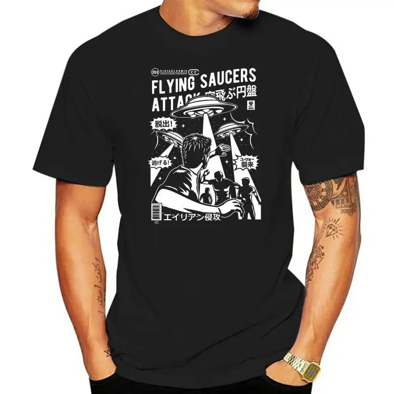 

Vintage Flying Saucer Comic Alien UFO In Monochrome Tshirt Vintage O Neck T-Shirt