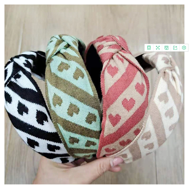 

Осень-зима корейский вязаный головной убор простой и универсальный плюшевый головной убор