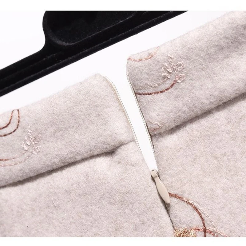 

New Arrival 2019 Autumn Winter Women High Waist Slim Woolen Skirts Floral Embroidery Vintage A-line Mini Skirt Top Quality S234