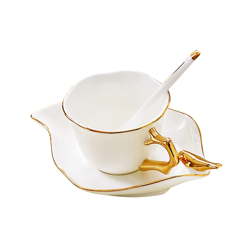Креативная белоснежная керамическая кофейная чашка с ложкой чайная белая и