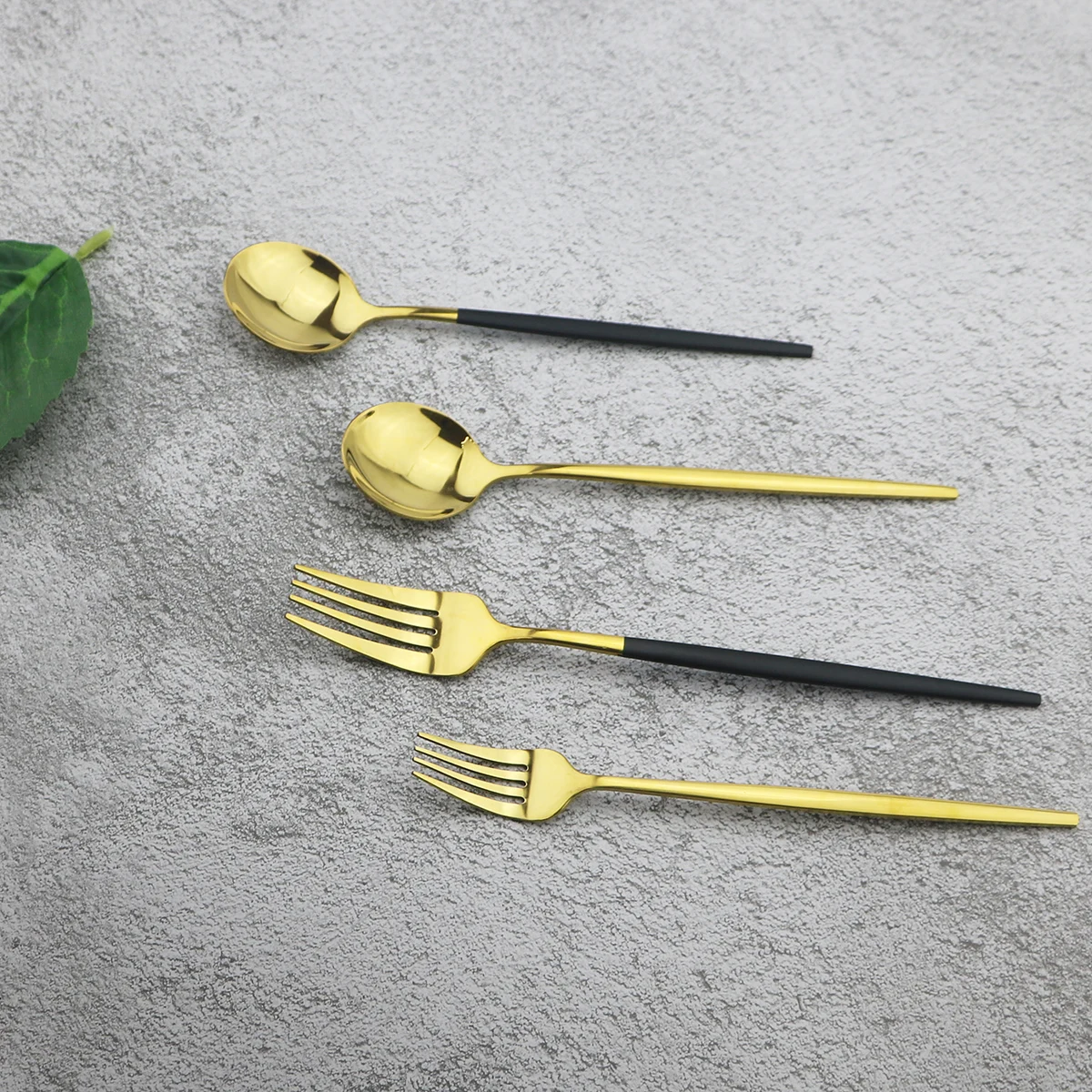 

Hot 20pcs Stainless Steel Cutlery Vintage Dinnerware 18/10/set Fork Green Gold Wholesale Dropshiping Dining Knife Spoon set