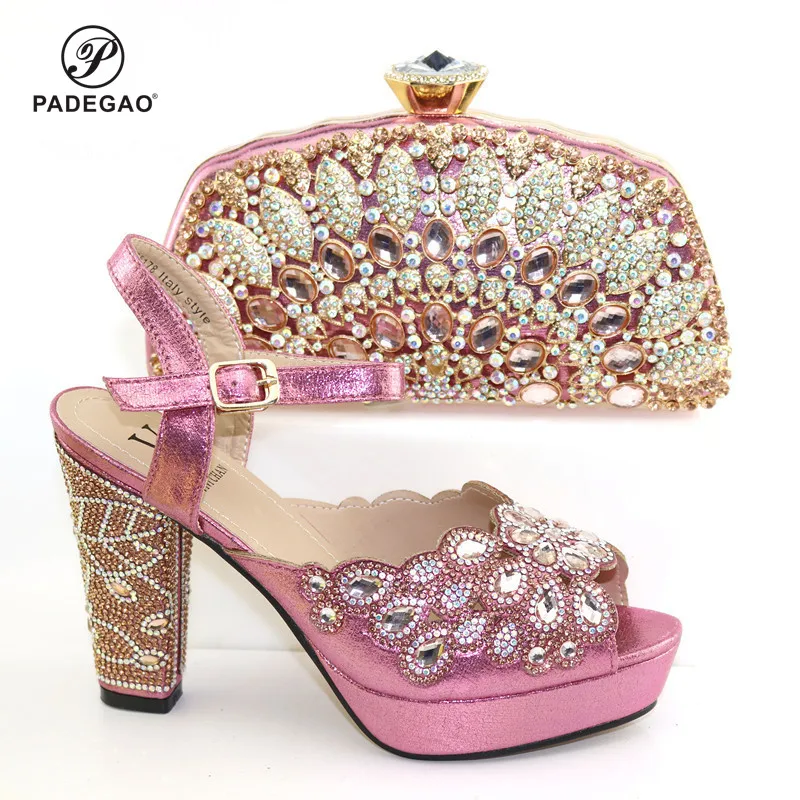 Модные туфли на высоком каблуке и сумочка в африканском стиле Комплект из обуви