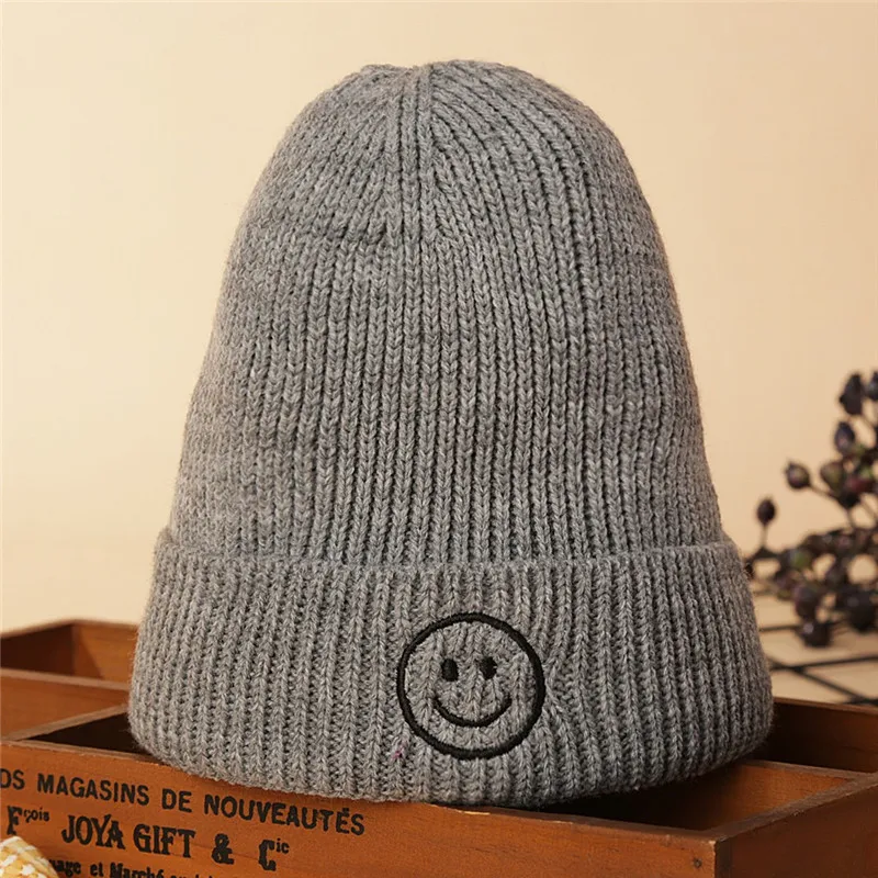 Футболки с рисунками милого смайлика и шапка вязанная крючком шапочка 2019 Осень