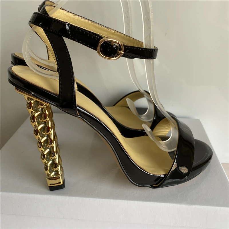 Уникальные женские босоножки на высоком каблуке с золотым металлическим