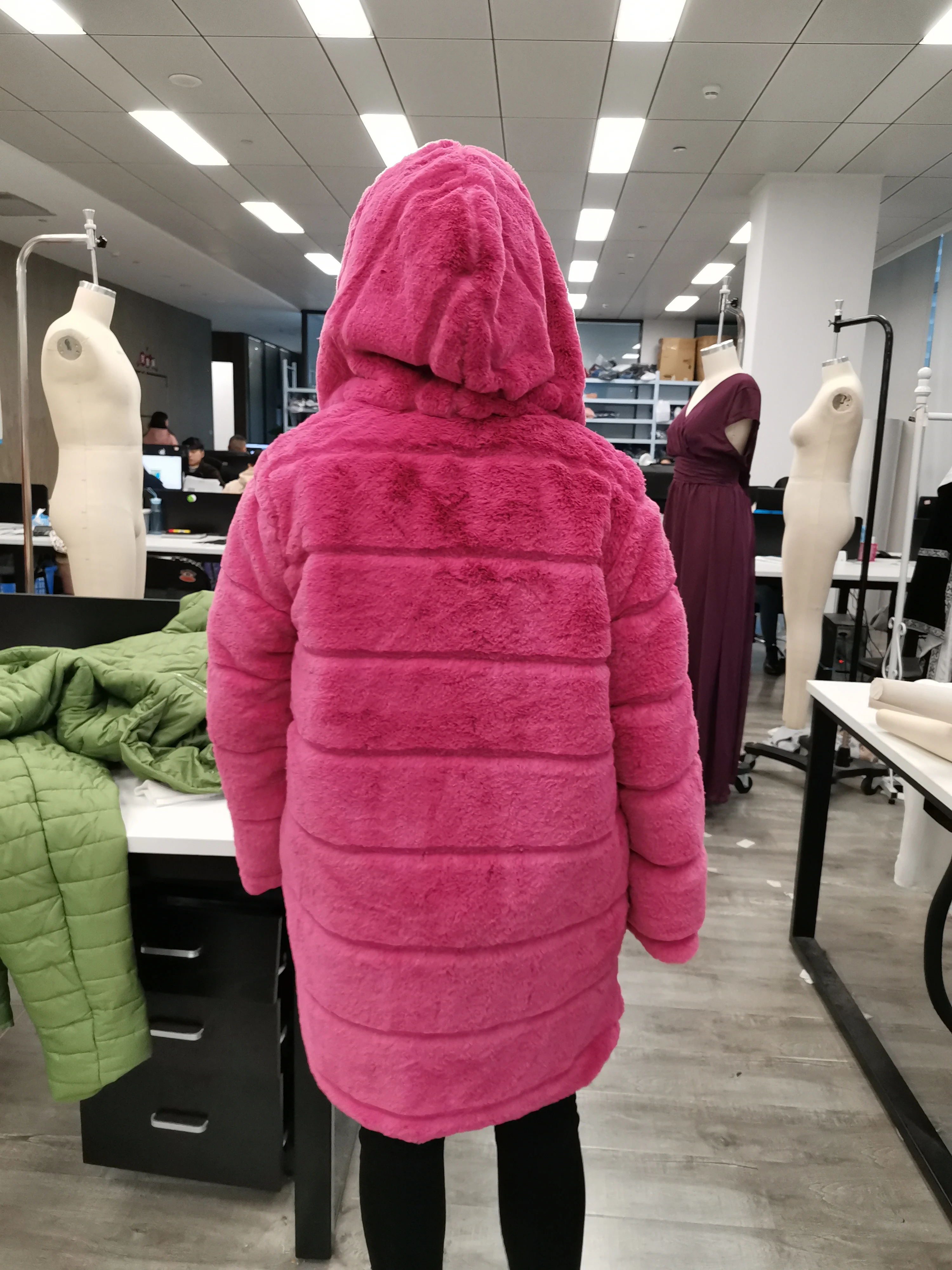 

Umeko 2019 Elegant Faux Fox Fur Coat Women Winter Fashion Medium Long Artifical Fox Fur Coat Lady Warm Fake Fox Fur Coats Female