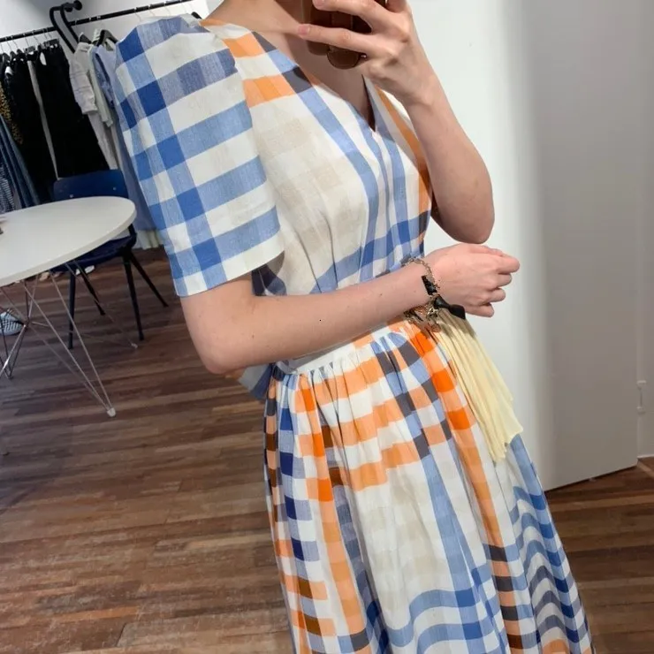 Новое поступление женское клетчатое платье миди с v-образным вырезом и пышными