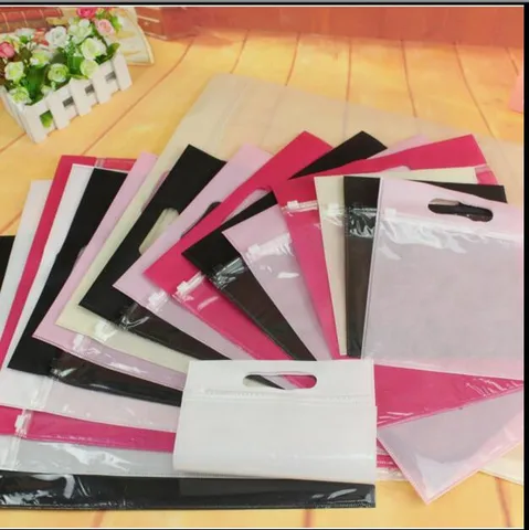 Нетканый пластиковый пакет с логотипом на заказ для тканевой упаковки с ручкой для одежды с застежкой-молнией, самозапечатывающийся пакет, пакет для упаковки одежды