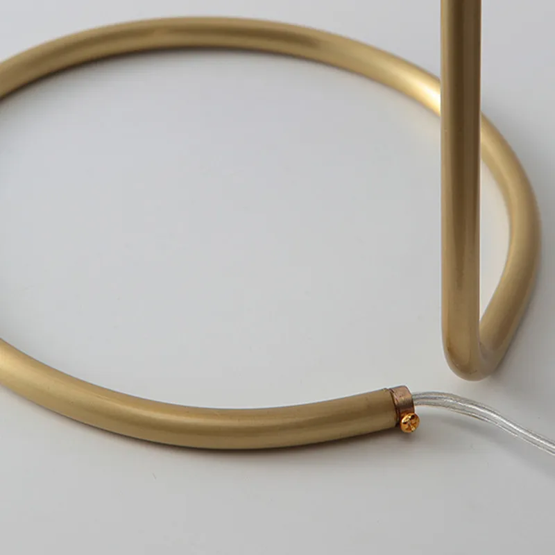 Минималистичный декор золотые настольные лампы скандинавские домашние