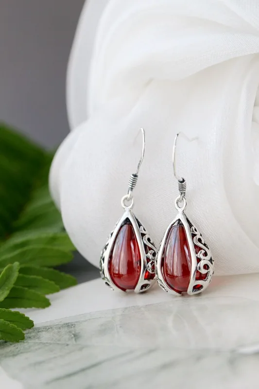 

s925 sterling silver silver earrings inlaid with pomegranate red drops