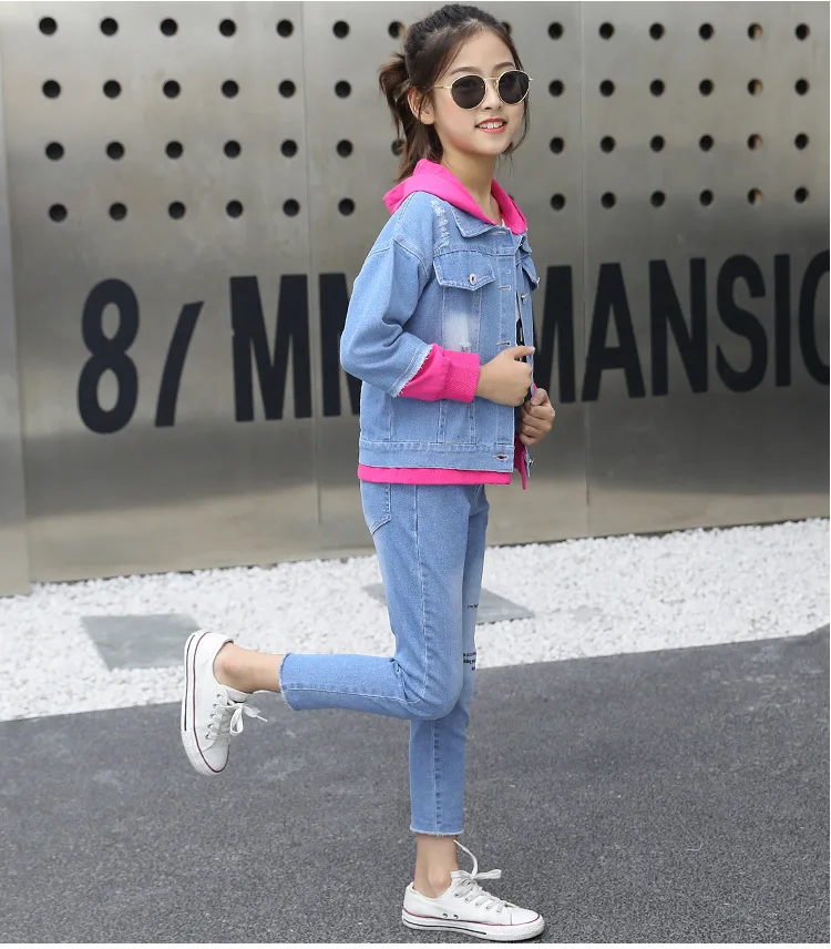 

Girls' spring and autumn net red denim suit 2020 new style foreign style hooded two piece suit for children