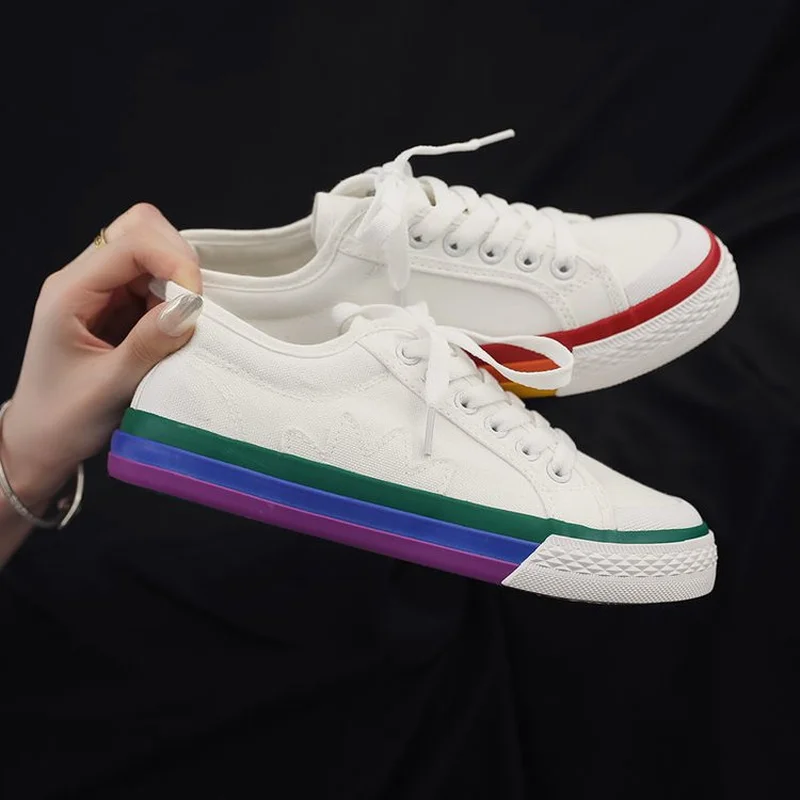 Новинка Женская Вулканизированная обувь радужная парусиновая на плоской