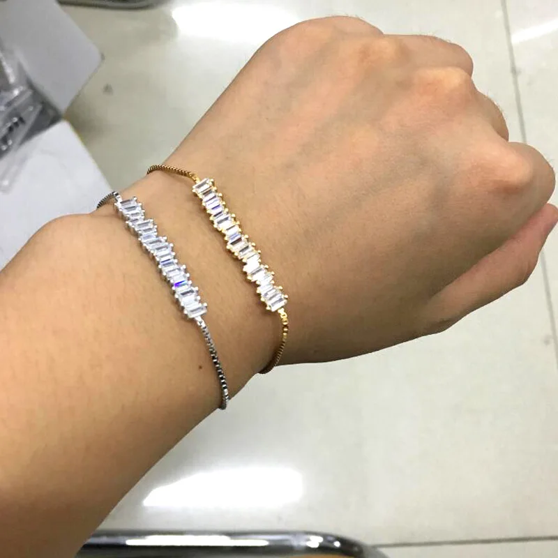 Женский серебряный браслет регулируемый из серебра 100% пробы с квадратными