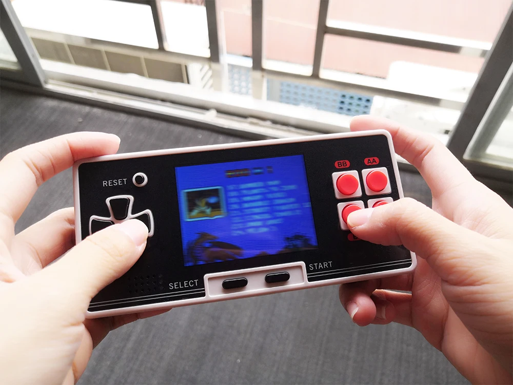 Черная портативная консоль с поддержкой AV-выхода карманная 8-битная игровая в