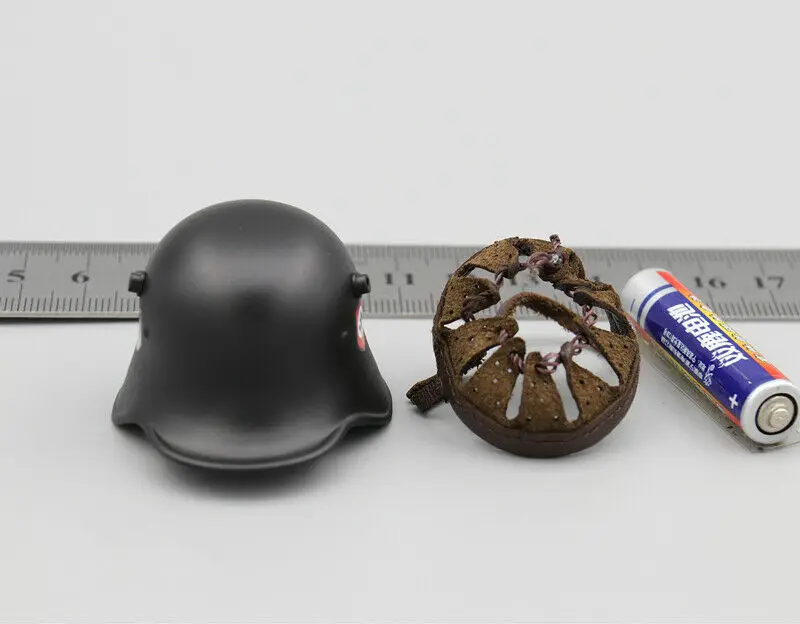

GM647 1:6th German Honor Guard Helmet Model for 12" Doll