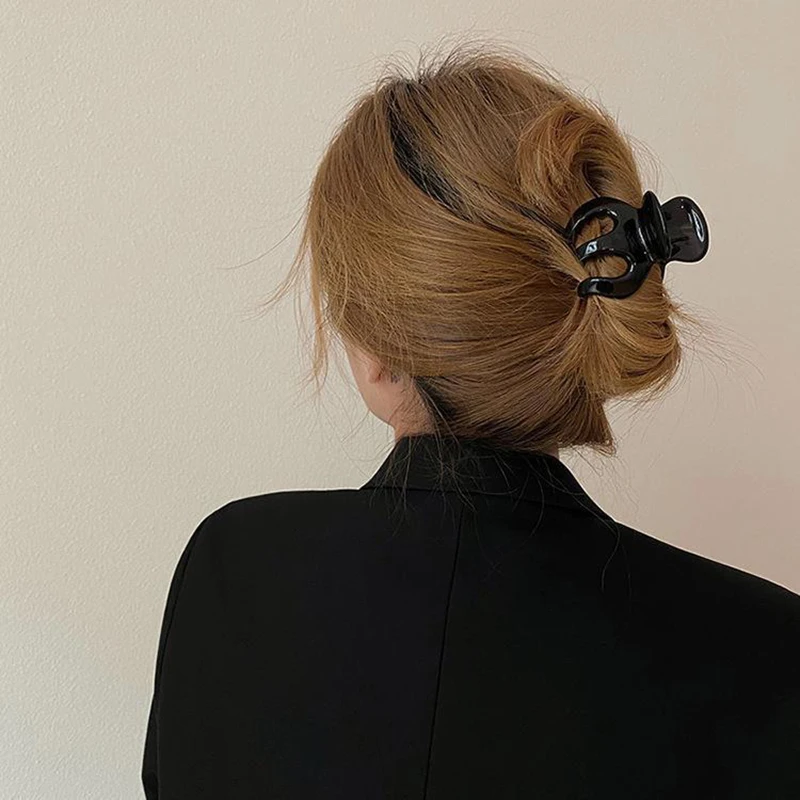 

Изысканные корейские женские маленькие заколки для волос захватывающий зажим для волос акриловый черный коричневый зажим для волос заколк...