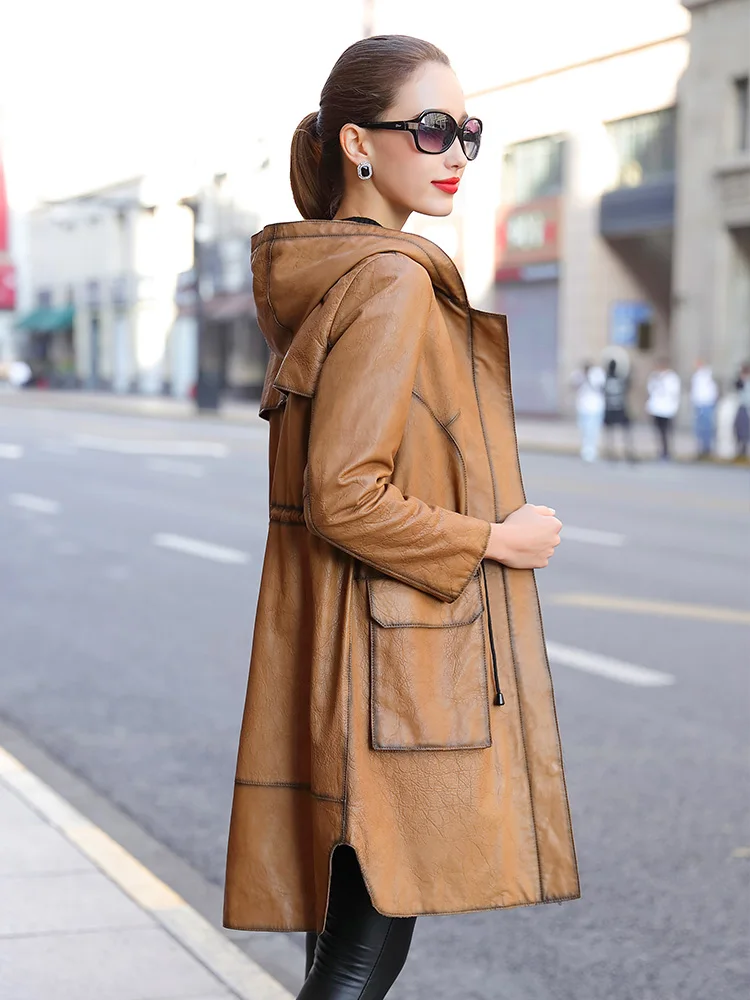 Рисунок 2 - Женская ветровка из натуральной овечьей кожи Tajiyane