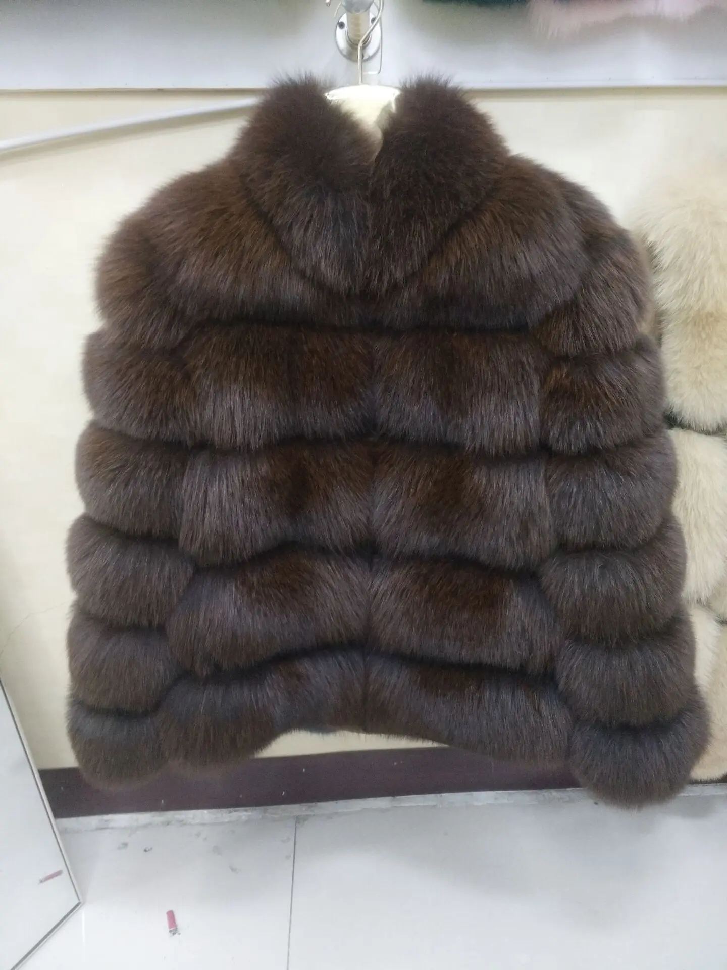 Шуба из натурального Лисьего меха, короткая куртка из натурального Лисьего меха, зимняя модная теплая Повседневная Европейская женская уличная стильная куртка - Цвет: brown