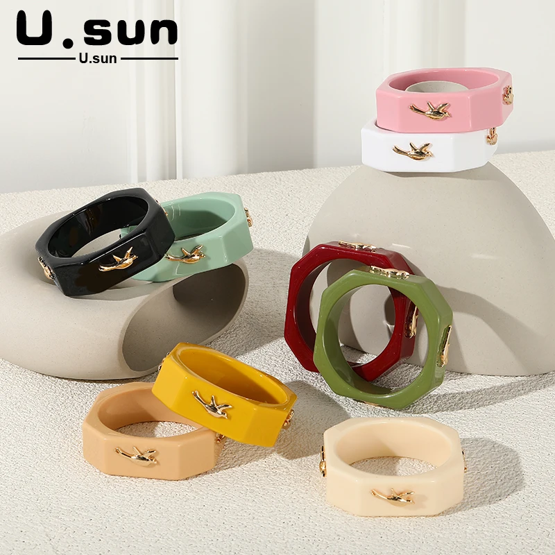 

Geometric Irregular Hard Acrylic Charms Women Bracelet For Girls Teen Aesthetic Fashion Metal Bird Decoration Bangles Bracelets