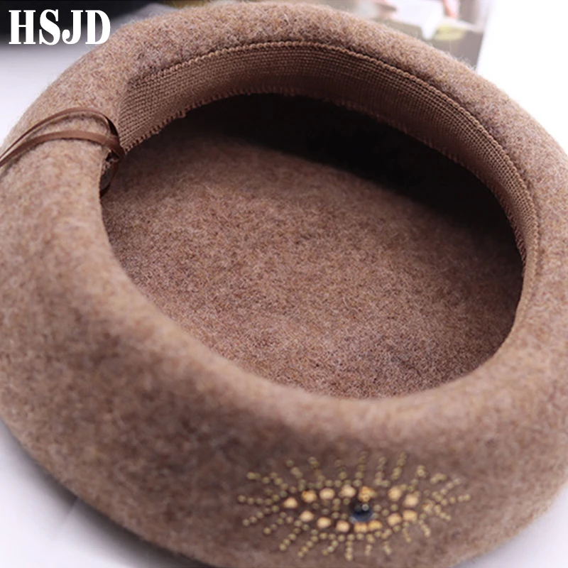 Женский шерстяной берет на осень и зиму Стильный винтажный со стразами декор с