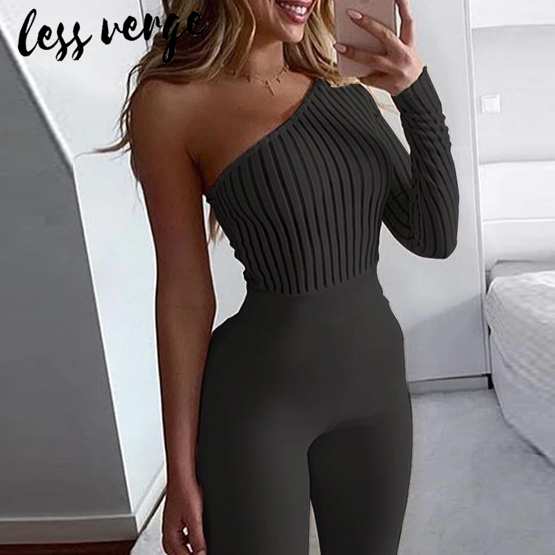 Женский трикотажный комбинезон на одно плечо Lessverge черный облегающий для фитнеса