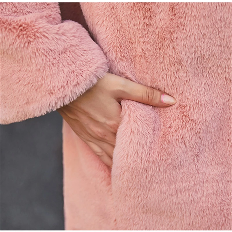 Женское длинное бархатное пальто с воротником-стойкой и длинными рукавами |