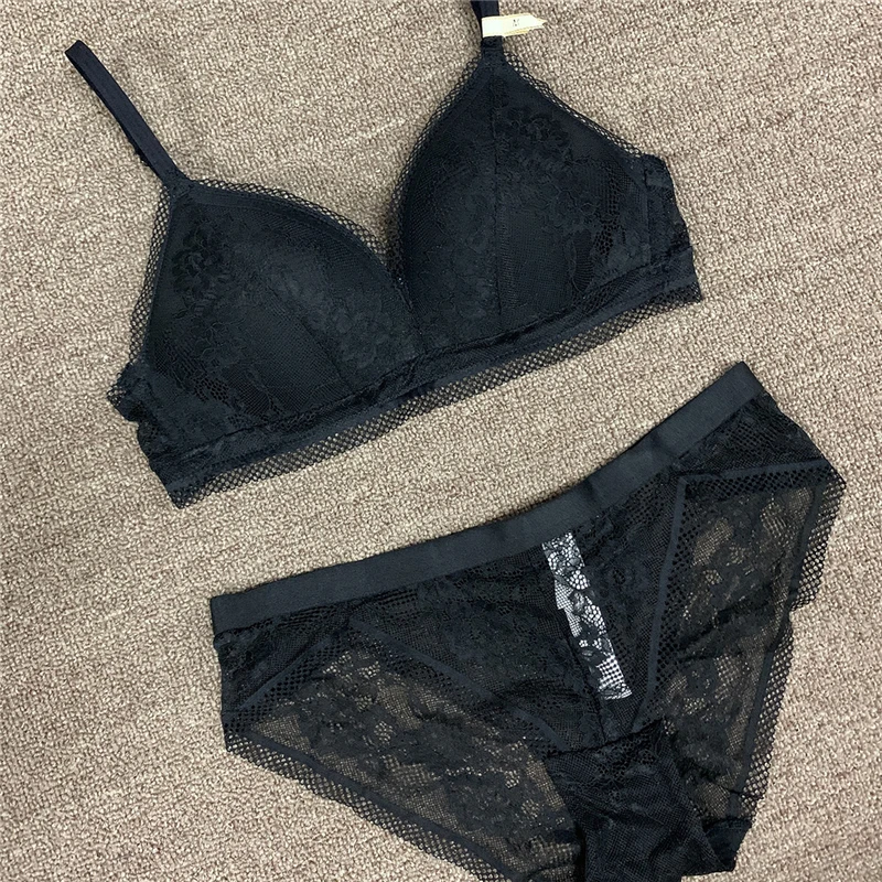 

Women's French Comfortable Breathable Thin Underwear Lace Bra Gathering Sexy No Steel Ring Comfortable Breathable Bra Set WT103