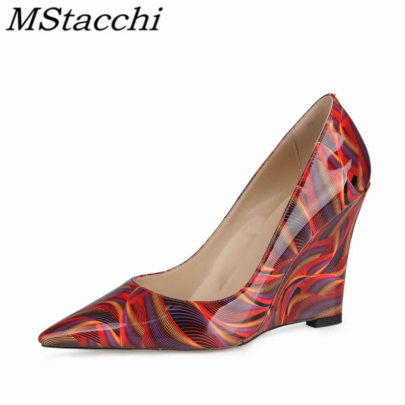 

Туфли Mstacchi женские из лакированной кожи, модные туфли-лодочки на танкетке с граффити, заостренный носок, высокий каблук, летняя обувь для св...