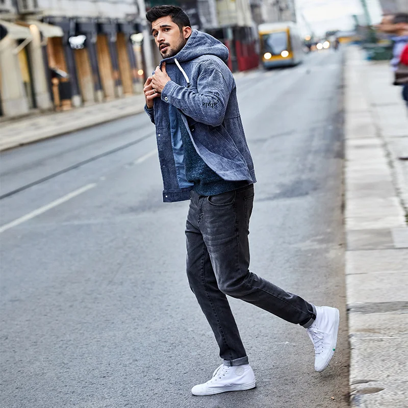 KUEGOU осенне зимняя мужская Вельветовая куртка толстая с капюшоном несколько