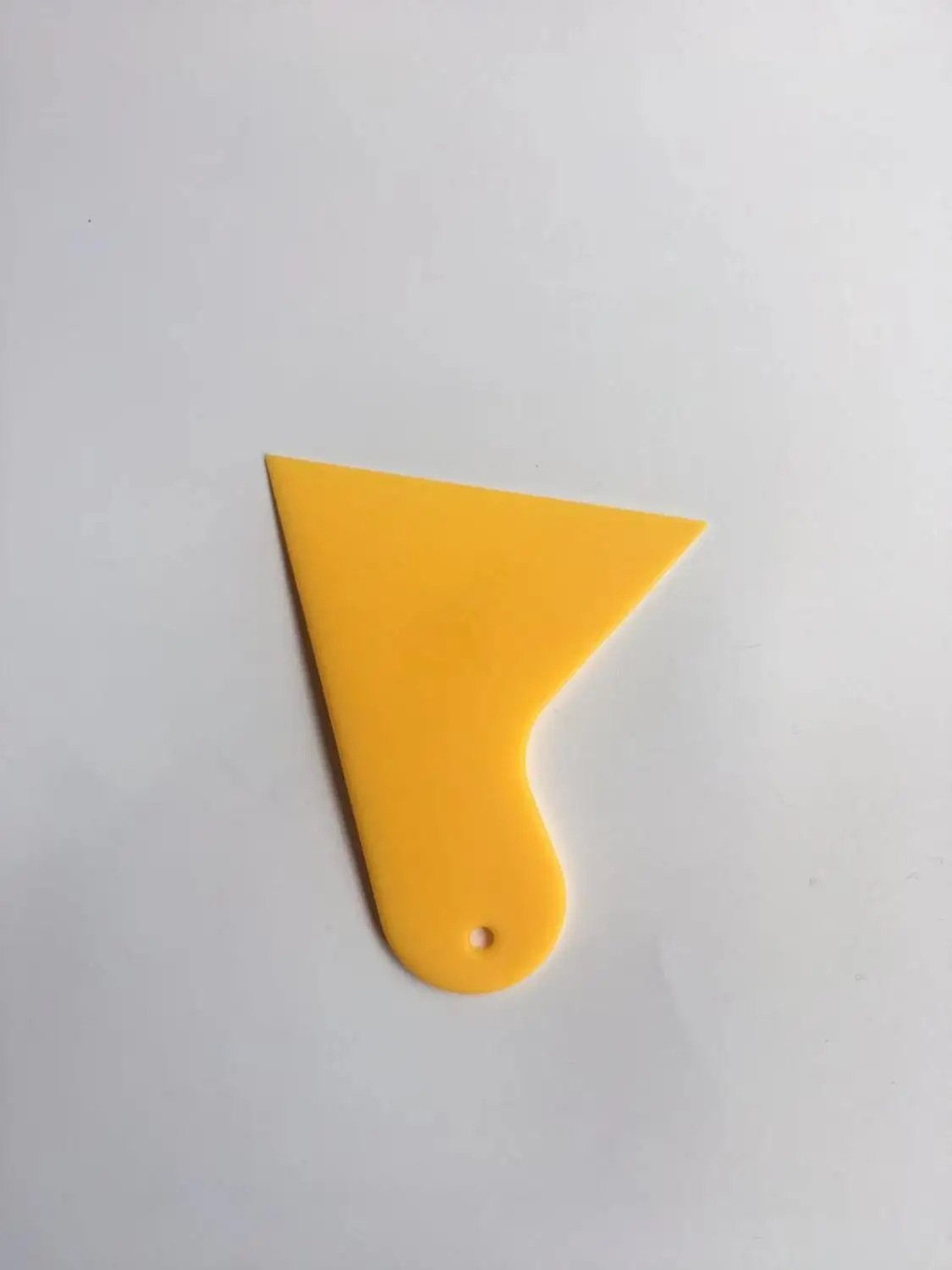 Маленький скребок для автомобильной фольги Желтый треугольник маленький