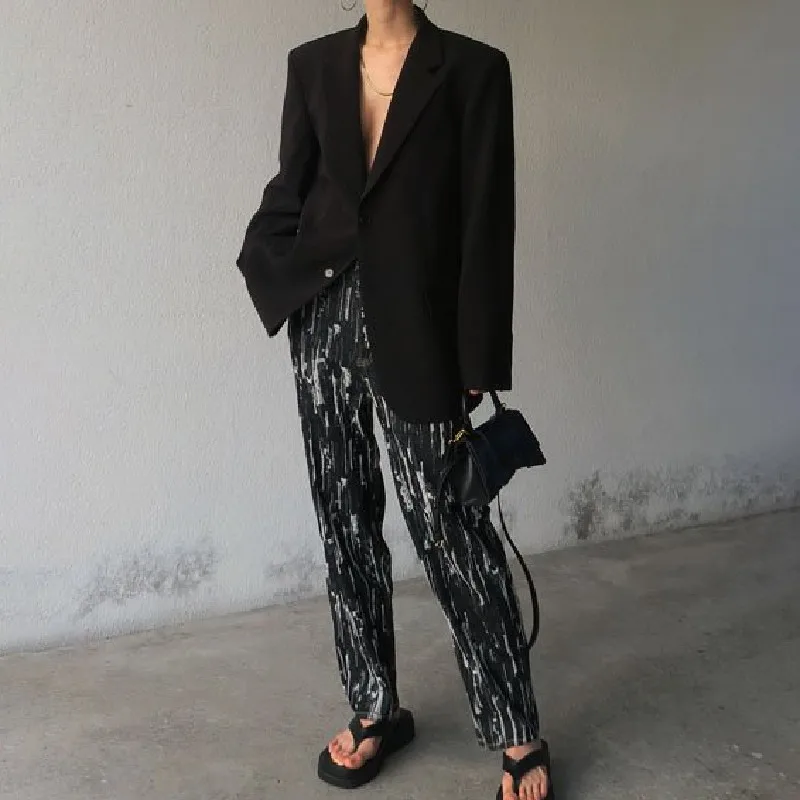 

Chic Trendy Ripped Jeans Black High Waist Abstract Printing Trousers Female Streetwear Vintage Wild Straight Denim Pants