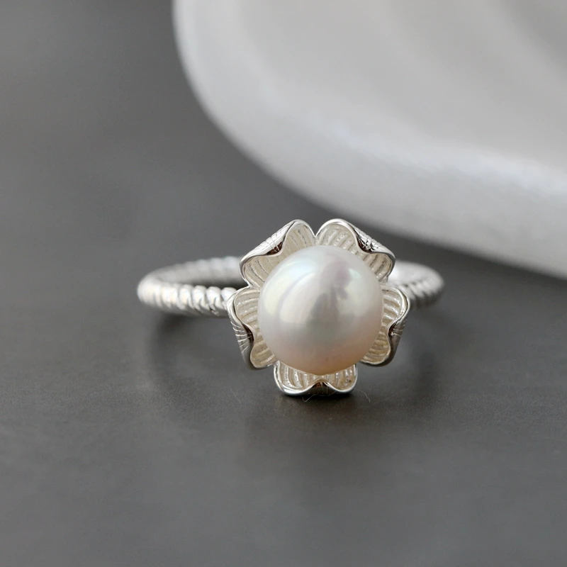 

Authentic 925 Sterling Silver Rings Lady Fashion Petal Inlaid Natural Freshwater Pearl Ring National Style Jewelry Gift