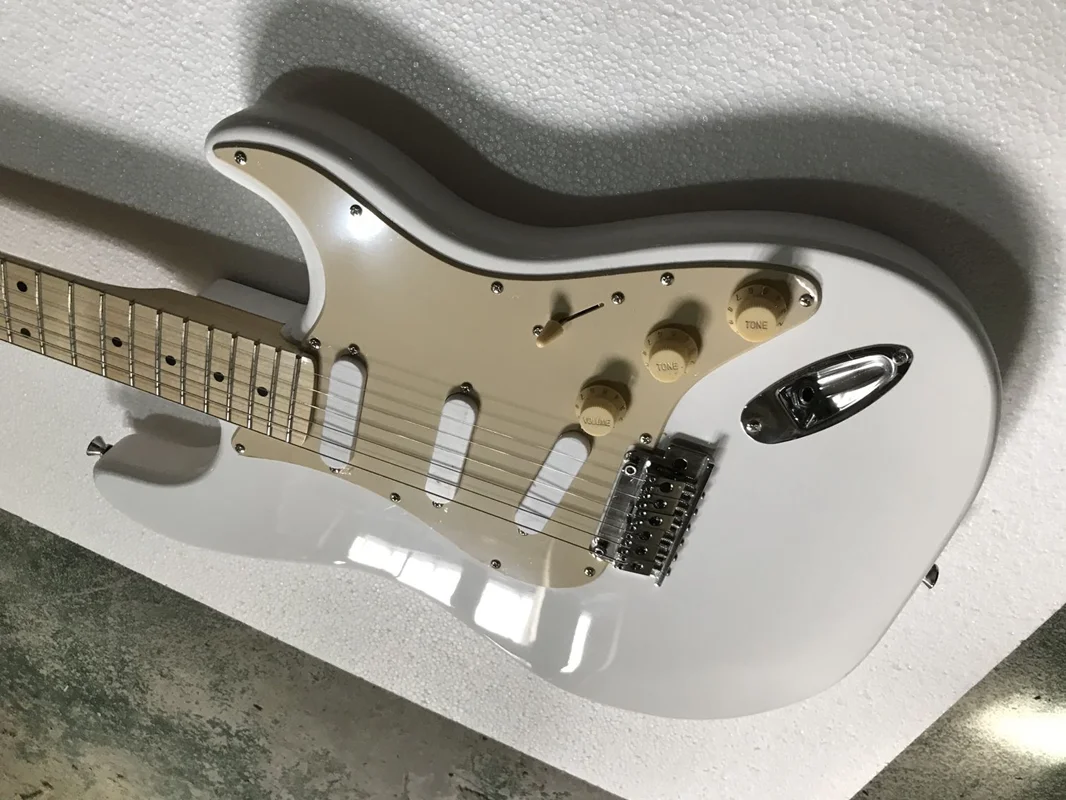 Новинка 2021 Высококачественная ST электрическая гитара Vibrato закрытый пикап