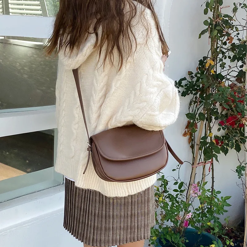 

2021 New Fashion Bag Quality PU Trend Simple Solid Color Single Shoulder Handbag Messenger Wild ins Saddle Crossbody Bag Female