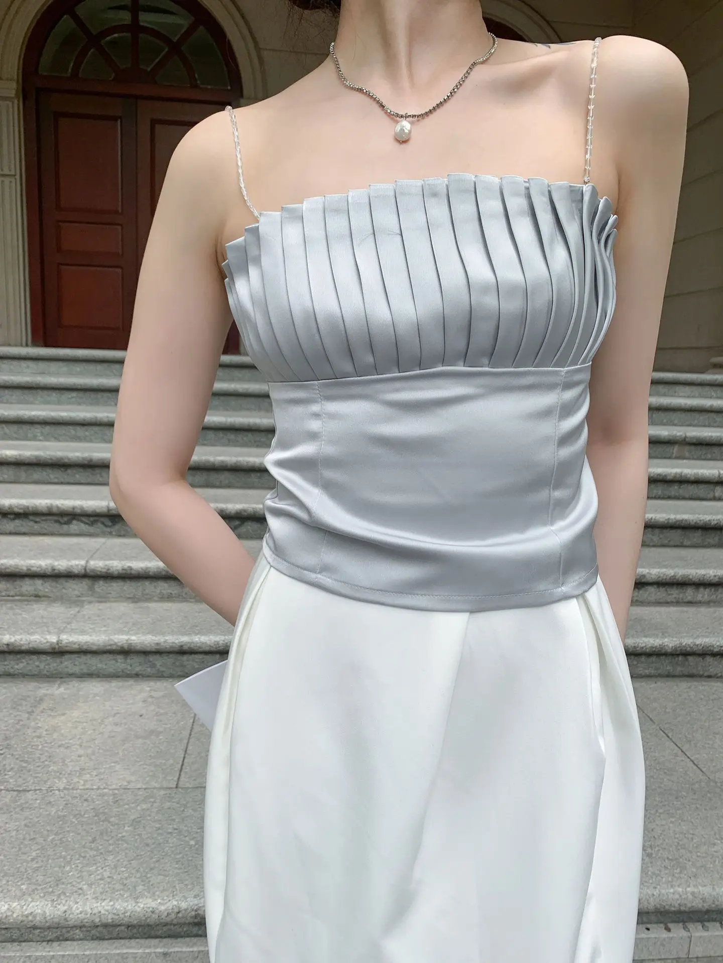 UMI MAO Unique Crystal Small Sling Outside Wear 2021 New Pleated Tube Sexy Top Women Short Vest Tops Off White Femme